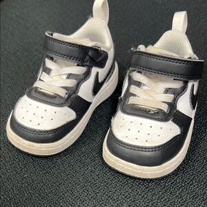 Nike Black and White Retro Sneakers with Velcro Strap